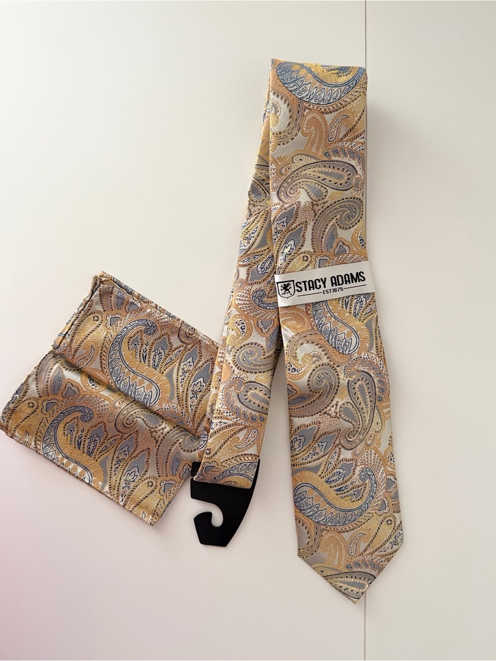 Stacy Adams Men’s Gold Beige Blue Paisley Necktie & Pocket Square Set